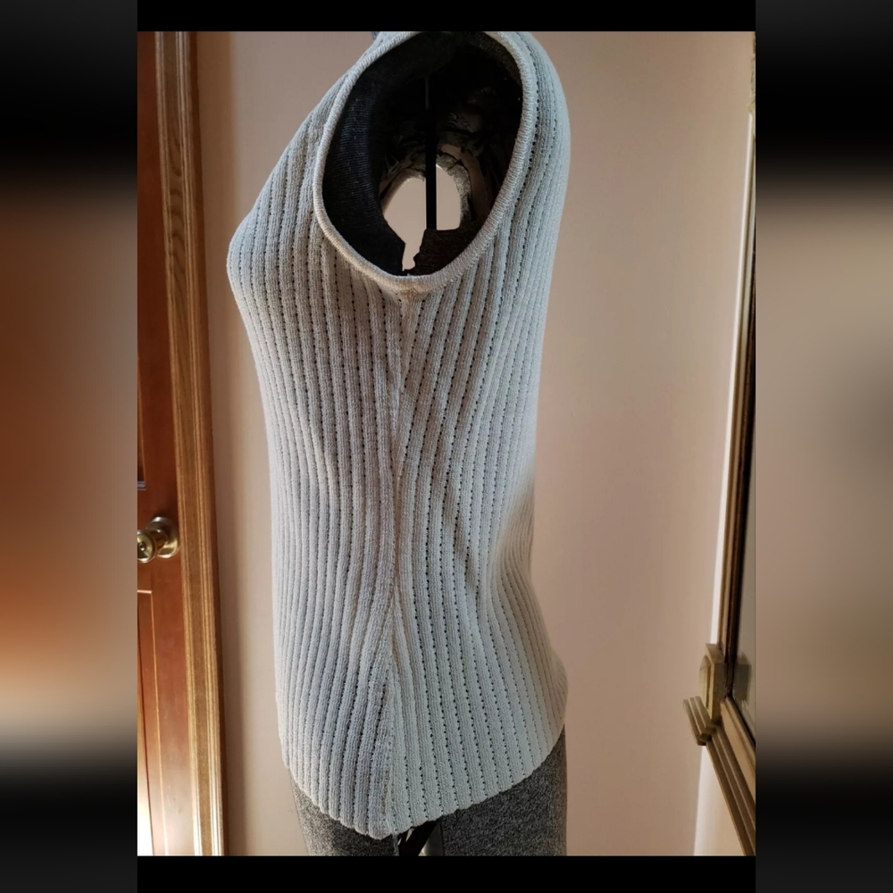 St. John Knits santana sweater sleeveless knit top (P) Small - Picture 4 of 8